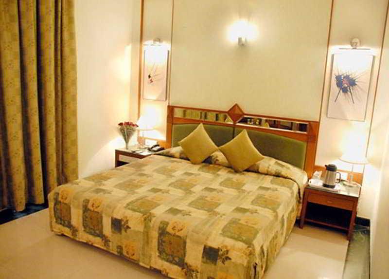 J P Cordial Hotell Bangalore Rom bilde