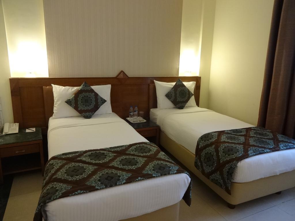 J P Cordial Hotell Bangalore Eksteriør bilde