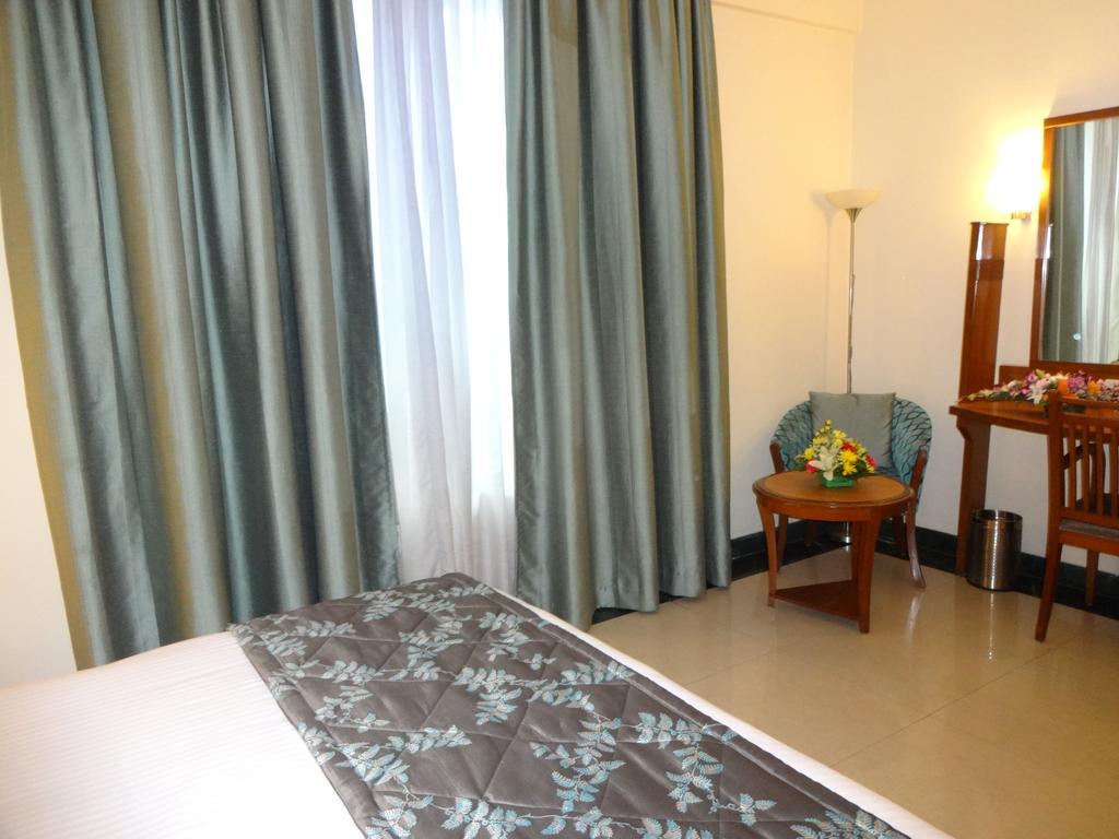 J P Cordial Hotell Bangalore Eksteriør bilde